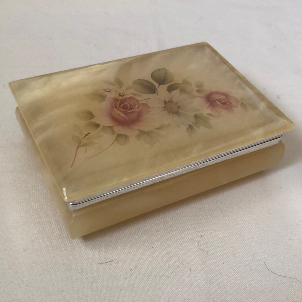 🔴Vintage Roses Jewelry Box